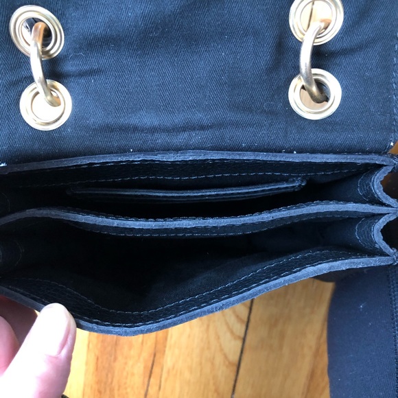 Abercrombie & Fitch Leather Cross Body -NEVER USED - Picture 4 of 5